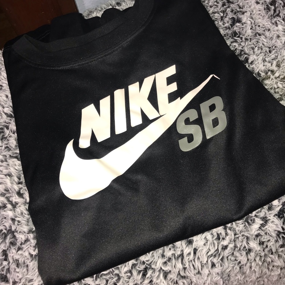 Nike long sleeve shirt